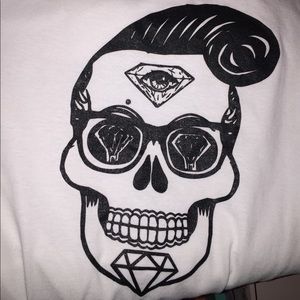 Matthews brand of tee